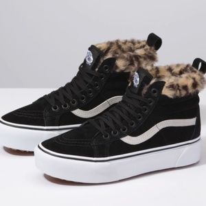 Van's SK8-HI PLATFORM MTE  NWT size 8